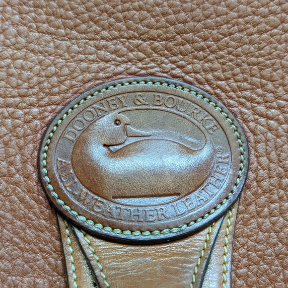 Dooney & Bourke Vintage Leather Purse Crossbody Brass Buckle Pebbled All Weather - Picture 2 of 10